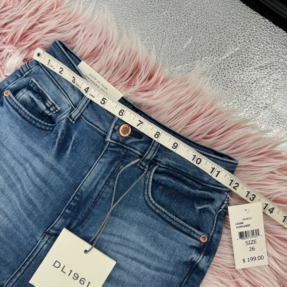 NEW DL1961 Rachel Flare Jeans in Elmhurst - Picture 9 of 13